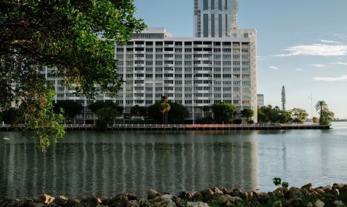 Biscayne 21 Condominium Association News